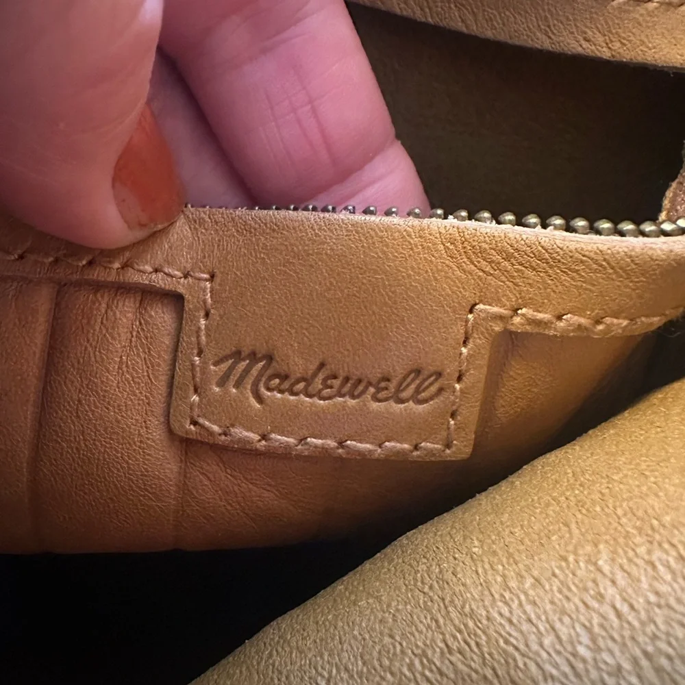 Madewell The Mini Transport Crossbody:
Bubble Pleat Edition - Picture 5 of 7